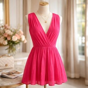 Sleeveless top with back bow